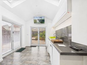 Kitchen/Diner- click for photo gallery